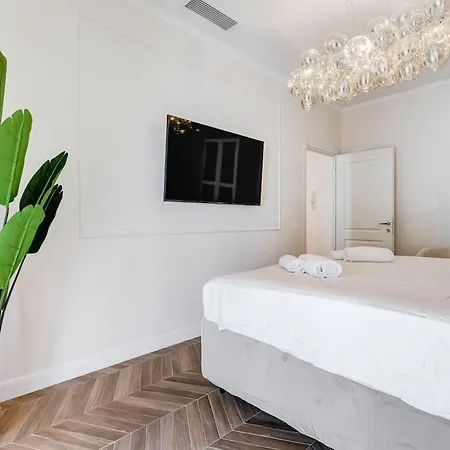 Vatican Design - New! דירה